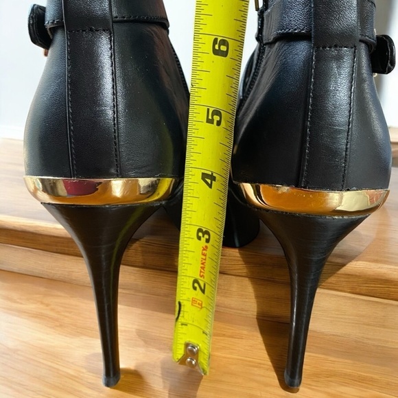 Marc Fisher-size 7 like new preowned! Side zip w/premium leather/gold details. - Picture 8 of 16